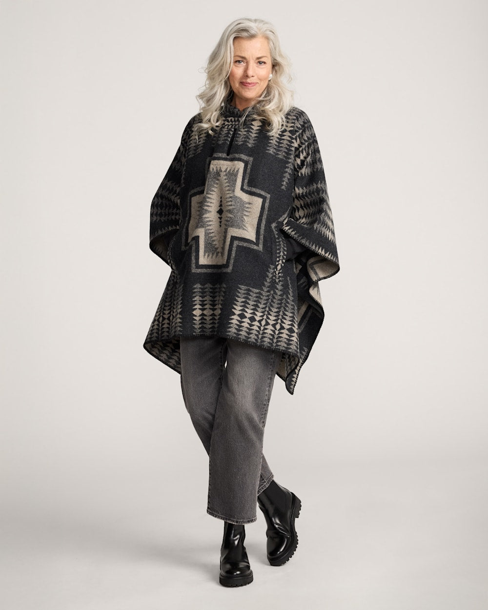 PENDLETON WOMEN'S HARDING WOOL PONCHO