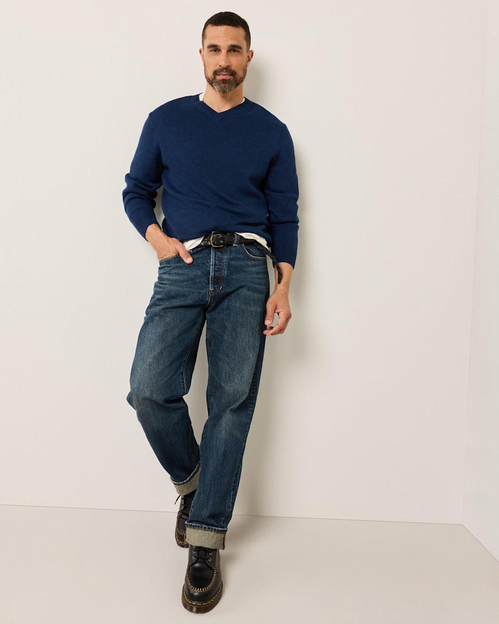 PENDLETON MEN'S MERINO V-NECK SWEATER