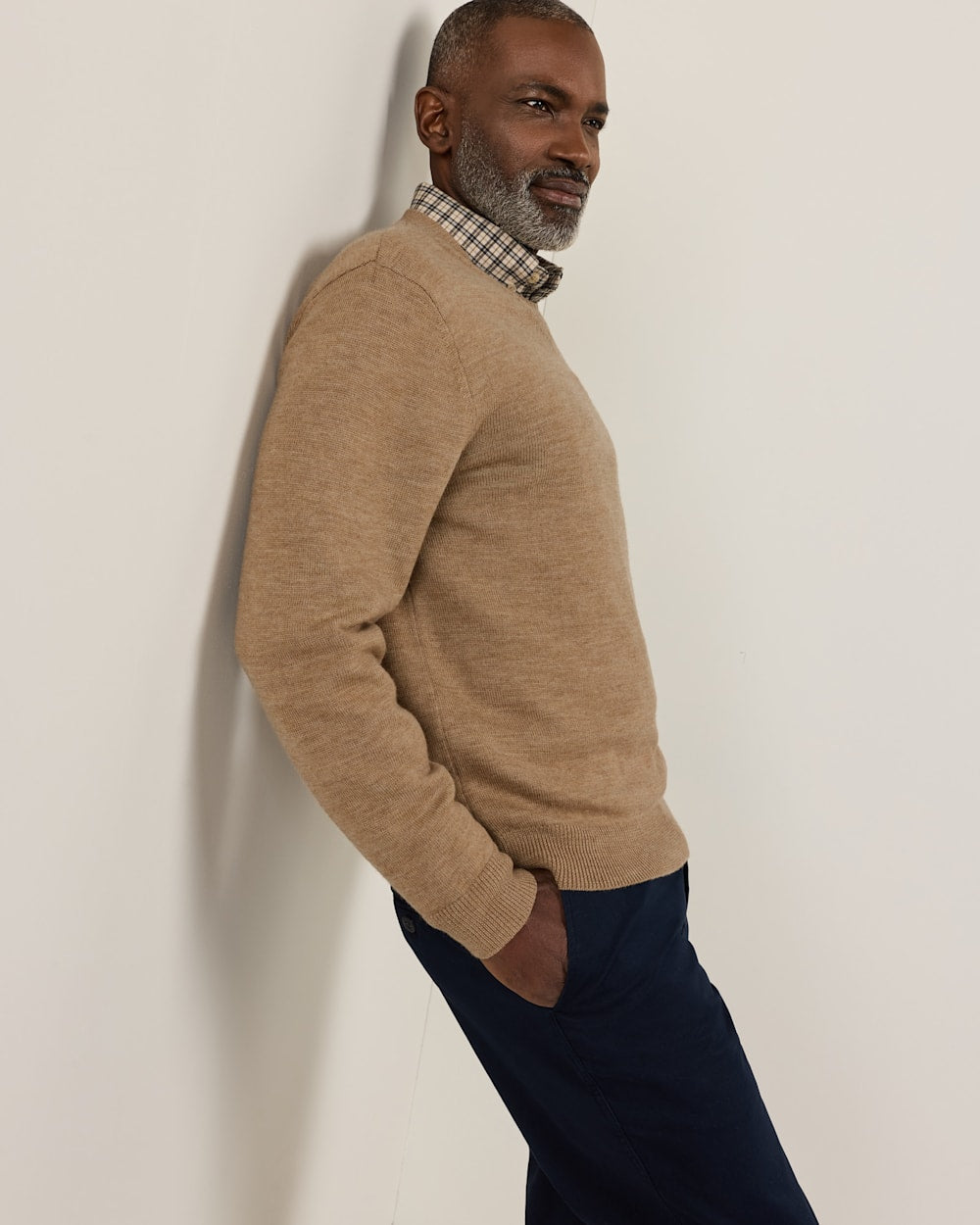 PENDLETON MEN'S MERINO V-NECK SWEATER