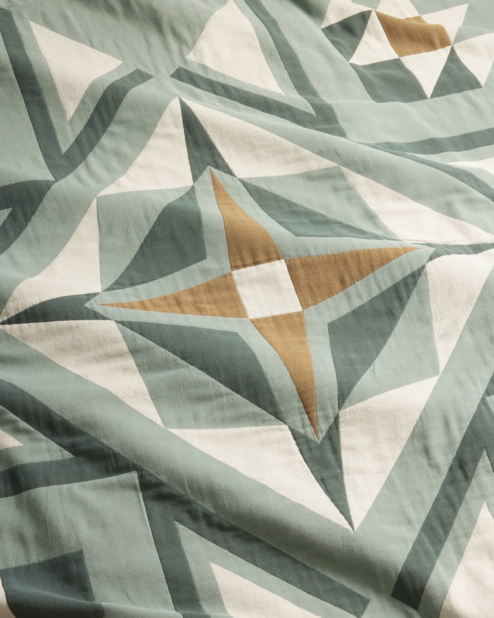 PENDLETON QUILTED STAR COTTON MATELASSE COVERLET