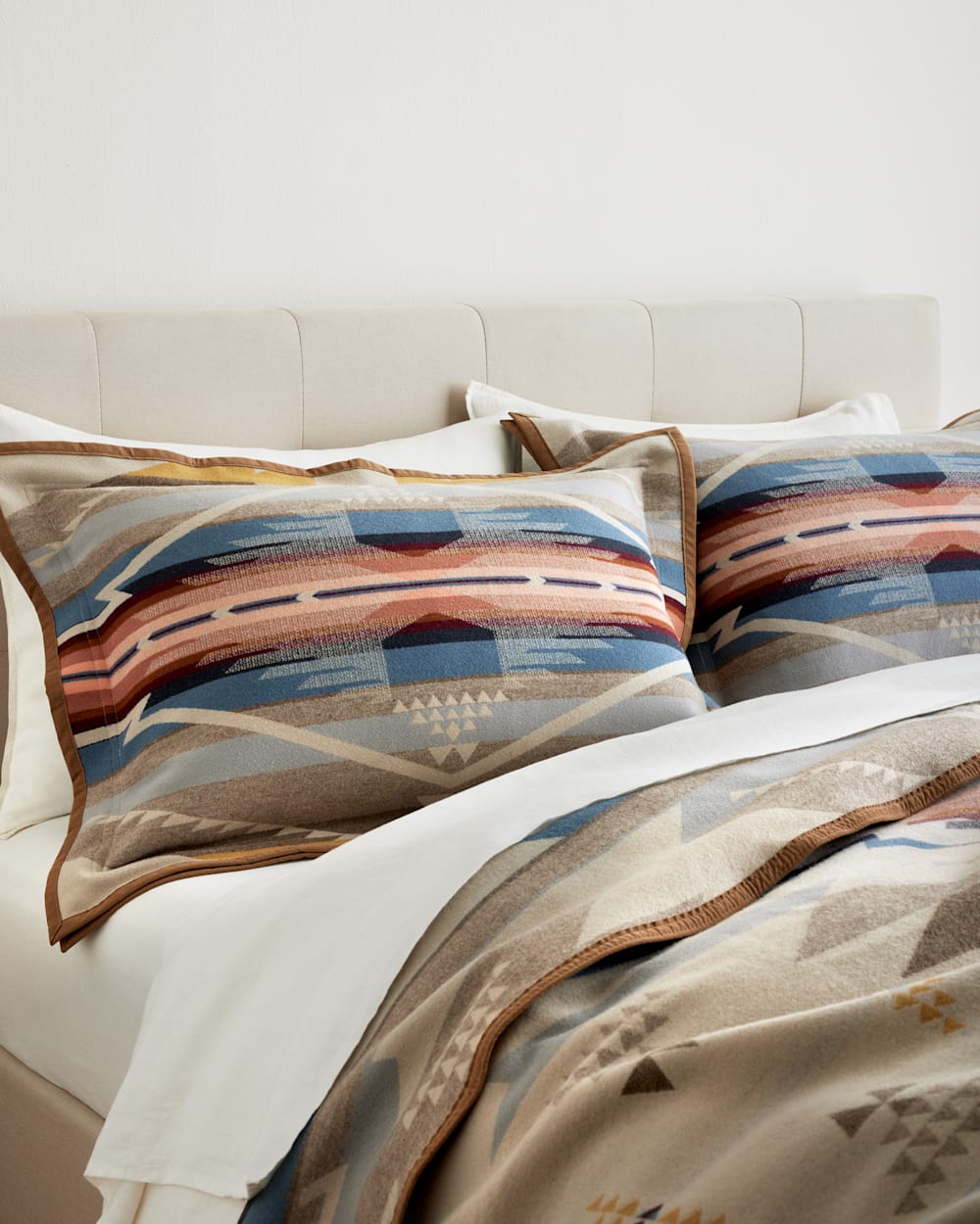 PENDLETON WHITE SANDS JACQUARD BEDDING SET