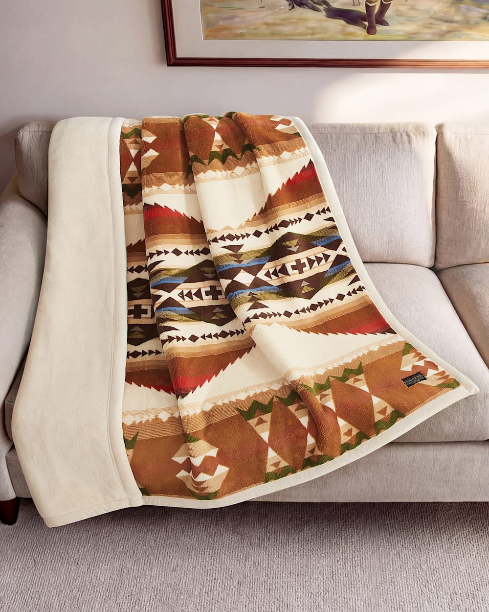 PENDLETON PLUSH REVERSIBLE THROW