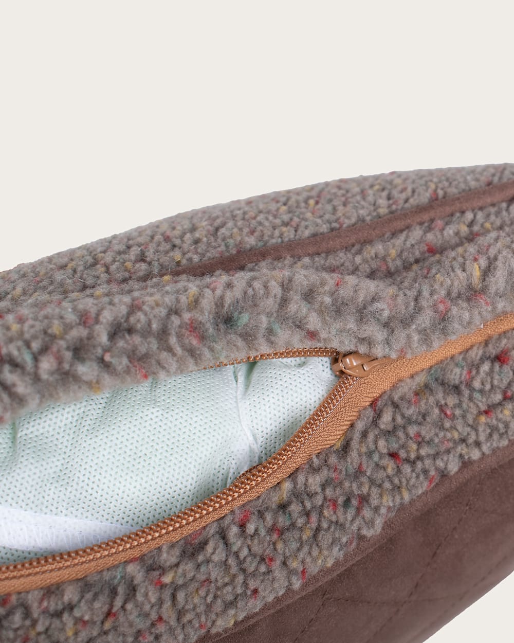PENDLETON YAKIMA CAMP PET BED - NAPPER