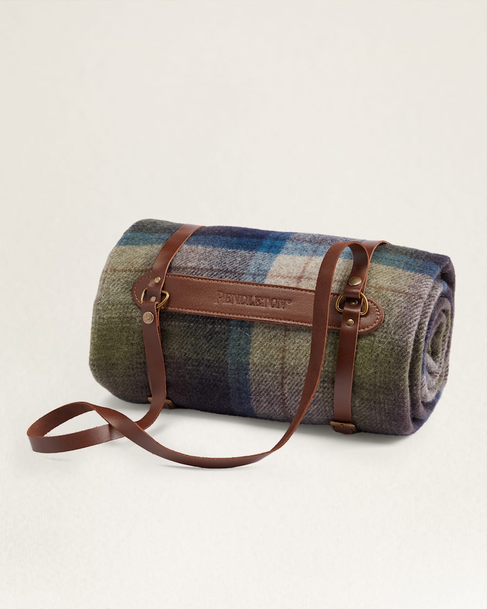 PENDLETON MOTOR ROBE THROW WITH LEATHER CARRIER