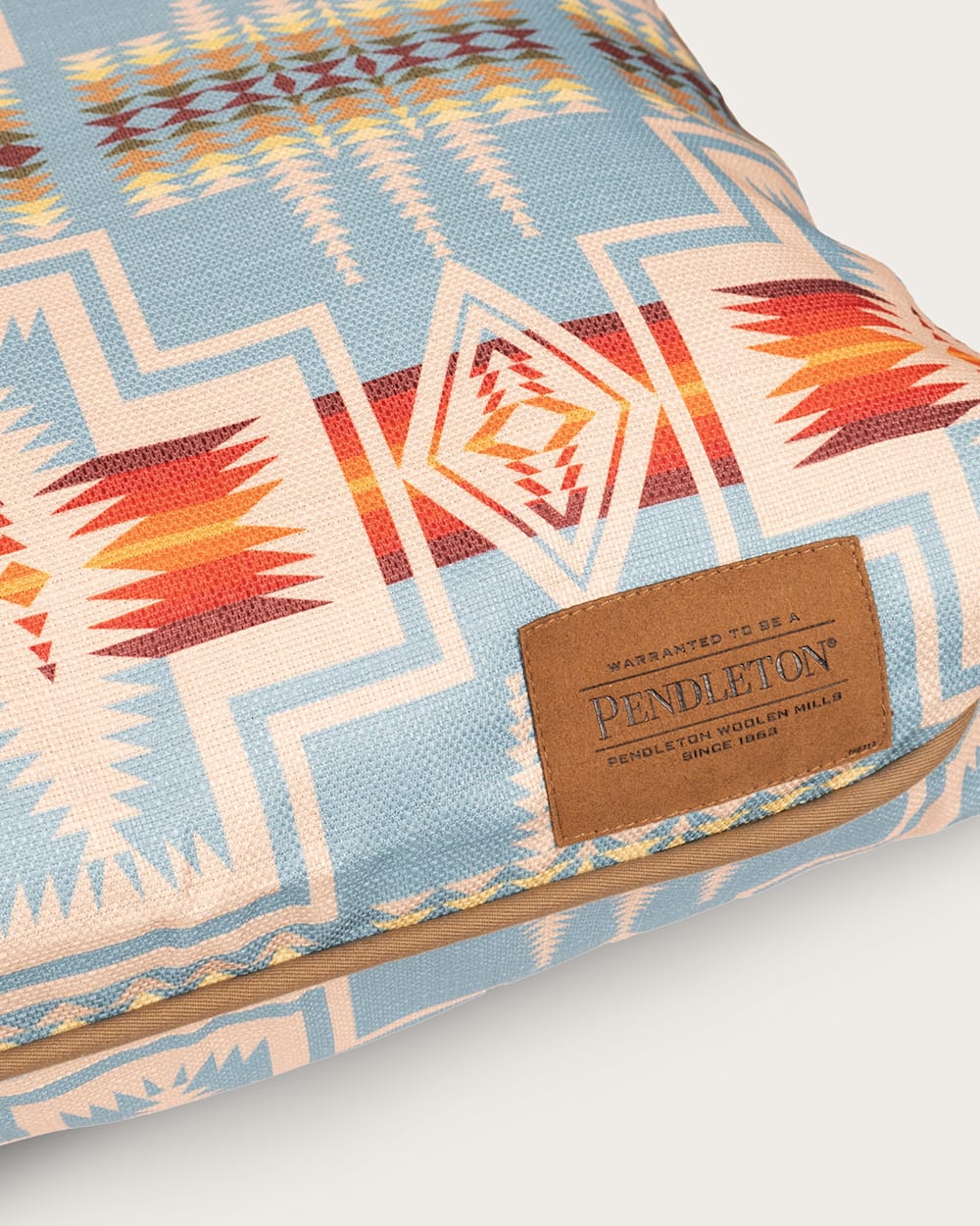 PENDLETON HARDING ALL SEASON PET BED - NAPPER