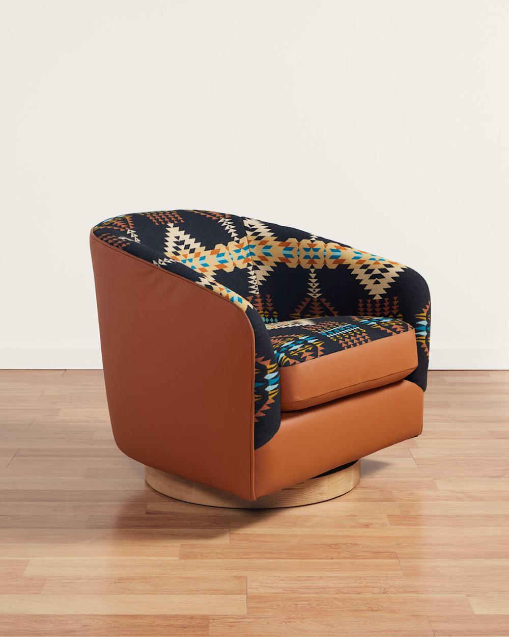 PENDLETON RANCHO ARROYO BARREL CHAIR
