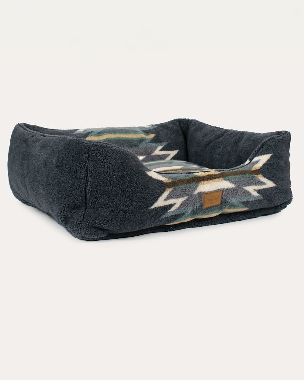 PENDLETON WYETH TRAIL PET BED - KUDDLER