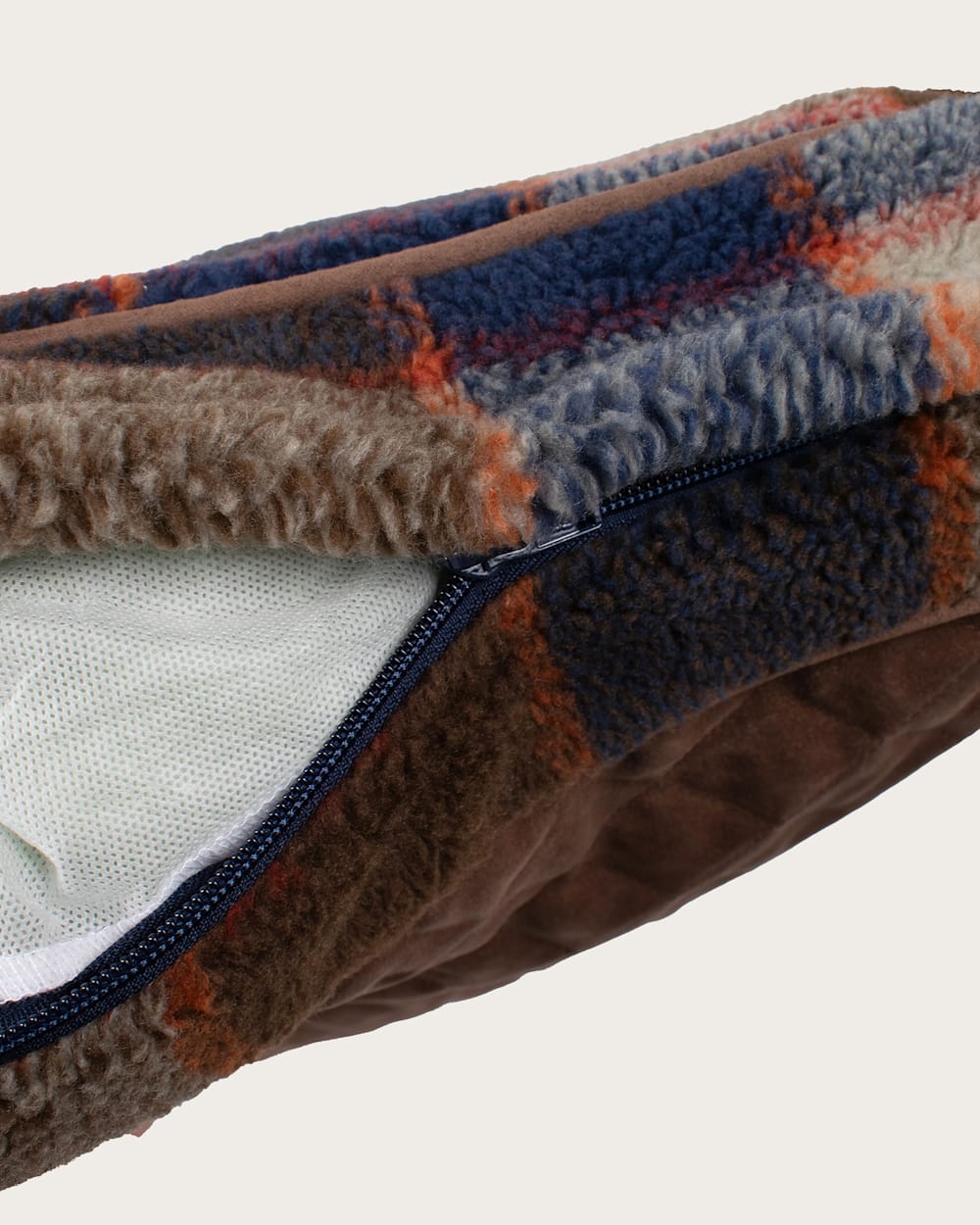 PENDLETON MOUNTAIN PLAID PET BED - NAPPER